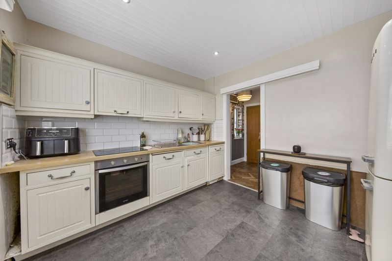 Riverside Crescent Holymoorside